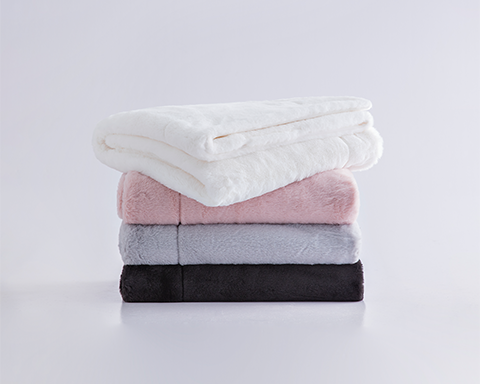 Fur Throw A34.png